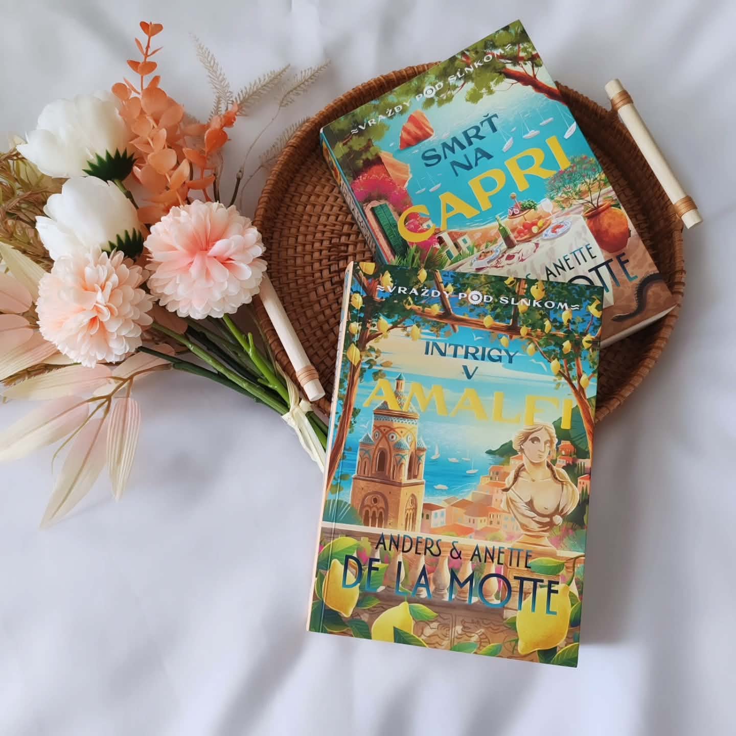 Recenzia Intrigy v Amalfi od Anette de la Motte & Anders de la Motte